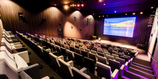 Cinema 1 Cinema 1 is de grootste filmzaal met een vaste