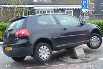 Hinderlijk en gevaarlijk parkeren 2011 Gecontroleerde auto s 5.