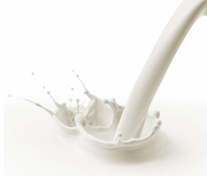 Calcium in de voeding Per portie: Melk / Karnemelk (150ml) Yoghurt / kwark (150ml) Kaas (1 plak) Smeerkaas / zuivelspread (30g) Geitenkaas, vers (30g) Fetakaas