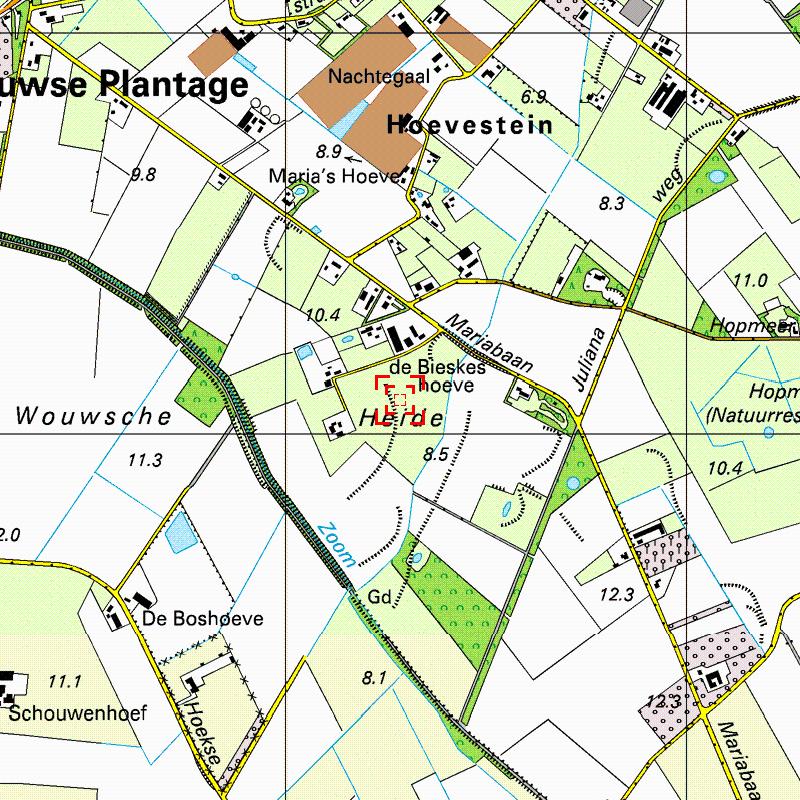 Situering Nabij het pittoreske dorpje Wouwse Plantage ligt deze Paardenhouderij met binnenrijhal, kantine, appartement, paardenstallen, buitenrijbak, woonhuis en verdere aanhorigheden op 05.57.