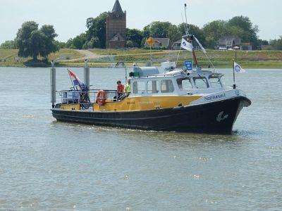 (blz. 6) Het pontje van Beuningen naar Slijk-Ewijk gaf de hoogste passagiersaantallen te zien, namelijk 38.083 personen. De drie pontjes over de Waal vervoerden samen ruim 53.000 passagiers.