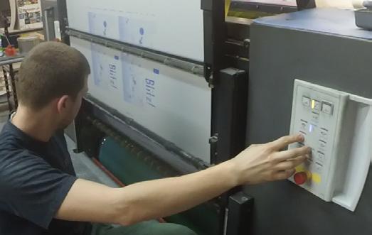 Kleuren controleren Vierkleuren drukwerk (cmyk) wordt gemaakt door