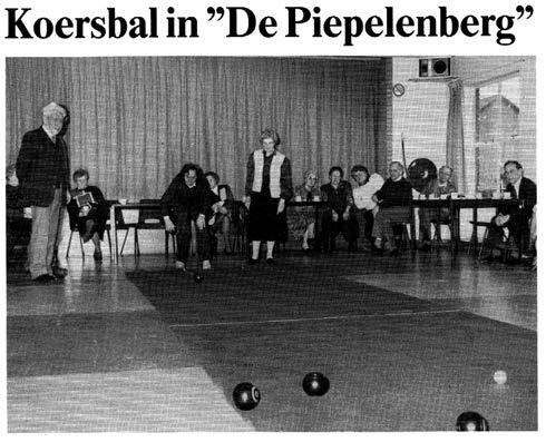 Ontspanning Ontspanning 6 De start: koersbal Uit het Carillon 16 januari 1993. Na de herstart in 1992 richt onze vereniging zich allereerst op ontspanning voor de leden.