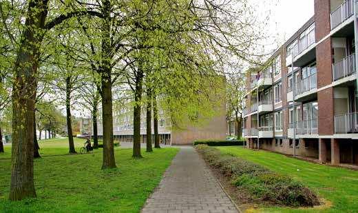 Maastricht De Potenberg Samen met Caberg en Malpertuis maakt De Potenberg deel uit van een reeks van waaierachtige parochiewijken in het westen van Maastricht.