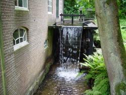 In Hoog Buurlo zijn alle sporen van de cultuur van het heidelandschap nog zichtbaar. In de zoektocht naar de geschiedenis van dit gebied is al veel informatie boven water gekomen.