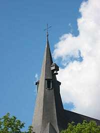 De toren van de Sint Geertruiskerk is in tegenstelling tot de meeste Torens niet met