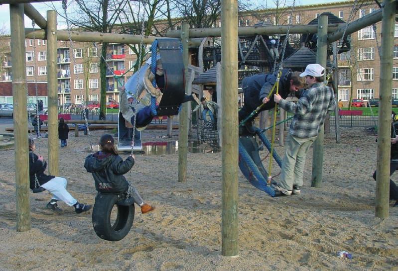 Ruimte voor specifieke activiteiten een steeds avontuurlijker omgeving spelen met leeftijdgenoten.