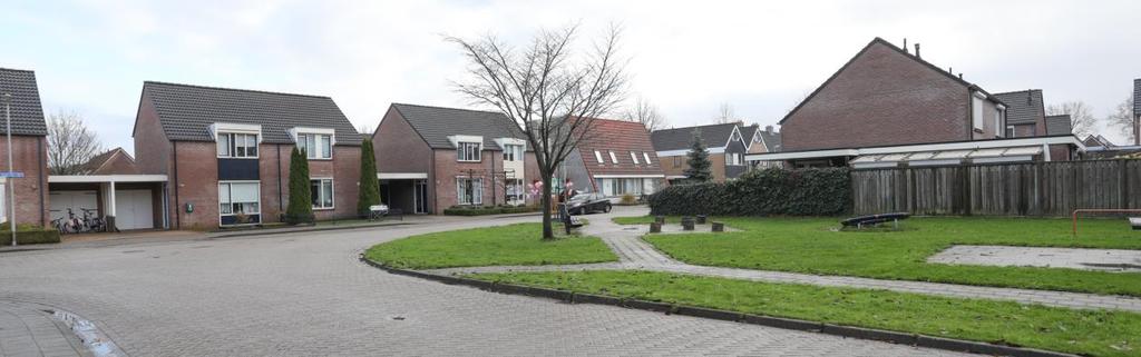 Omschrijving Op kindvriendelijke locatie in de geliefde wijk Westerbouwlanden gelegen, goed onderhouden TWEE-ONDER-ÉÉN-KAP-WONING met uitgebouwde keuken en binnendoor naar verlengde garage.