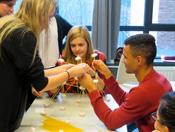 Enkele gemotiveerde derdejaarsstudenten #ergotherapie stelden een introductieprogramma mét Brusselwandeling samen voor de startende eerstejaars.