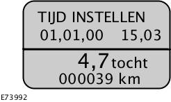 2. Houd de toets langer dan drie seconden ingedrukt, tot de tijdsaanduiding op het display gaat knipperen. 3. Druk de toets in om de tijd in te stellen.