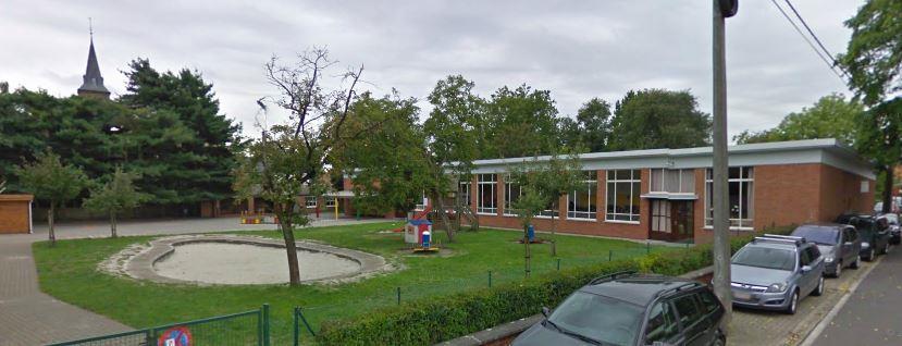 Wiekevorst-Dorp Dexia (met automaat) Wiekevorst-Dorp Crelan Herenthoutseweg 13 KBC - Itegemseweg Socio-culturele voorzieningen (niet limitatieve lijst dd.