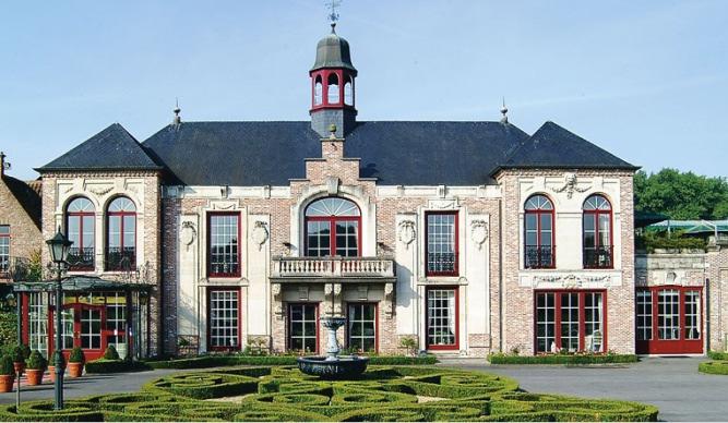 Routebeschrijving: Het kasteel ligt op 5.8 km van de E17 afrit 7 Deinze. Komende vanuit de richting van Gent, sla rechts af, richting Deinze.
