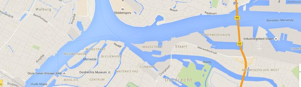 Hier komt het binnenvaartverkeer van alle kanten wat moeilijk te zien is door de bebouwing van Dordrecht, Zwijndrecht en