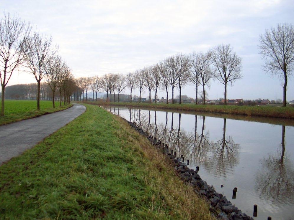 Voorbij de Belgisch-Nederlandse grens begint de brede zeearm van de Westerschelde (3). Via Terneuzen, Breskens en Vlissingen mondt ze uit in de Noordzee.