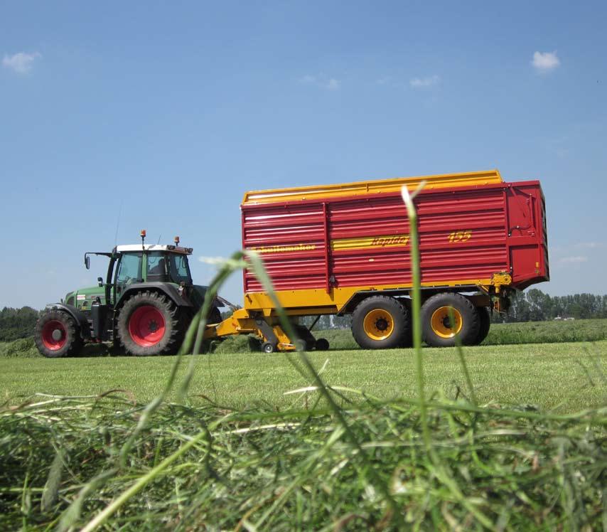 voederwinning Of je nu met 20 km/u aan het laden bent, of in kleine zwaden, of in kort gras, of scheef in een zwad steekt - de pick-up, met zes tandrijen van