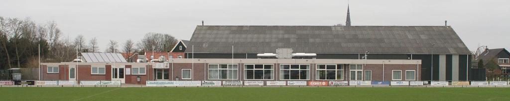 Als accommodatie beschikken we over de Oranjehal, een prachtige verwarmde zaalvoetbalhal van voetbalvereniging VVS 46 gelegen aan Spanbroekerweg 120a, 1715 GT Spanbroek.