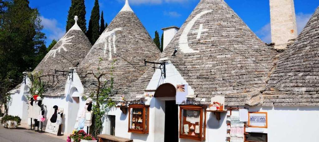 DAG 3 WOENSDAG 04 OKTOBER WOENSDAG 25 OKTOBER 2017 HALVE DAG EXCURSIE: ALBEROBELLO EN WIJN PROEVERIJ Een bezoek aan Alberobello kan niet ontbreken tijdens een vakantie Puglia.