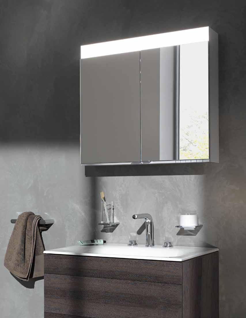 In de slanke deuren is nu ook de innovatieve spiegelverwarming geïntegreerd. Dit praktische en aangename extra tje verhindert het beslaan van de spiegelkast na het douchen.
