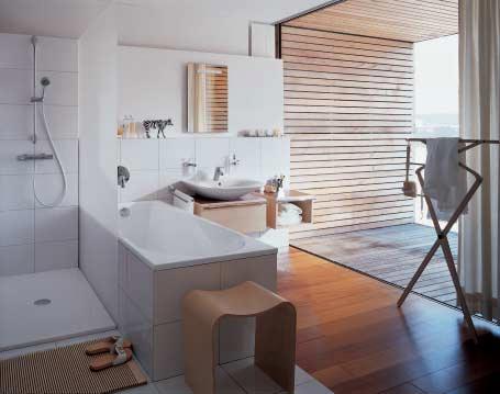 4 & 5. Deze badkamer is het resultaat van een uitstekende samenwerking tussen de vrouw des huizes, de architect en de aannemer.
