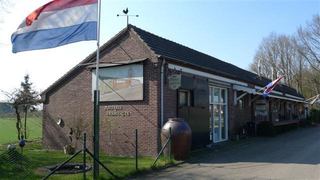 Heukelom/ Rijksweg N271 Tramhalte de Potterie RD, Rijksweg N271 Foto: