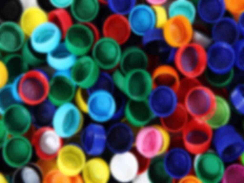 Kunststoffen Kunststoffen Afspraken zijn nodig: Ontwikkelen van standaarden/specificaties voor gerecyclede plastics (recyclaat, blauwdruk is
