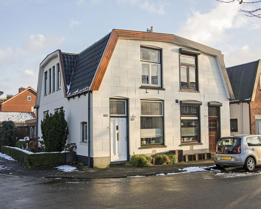 Soort eengezinswoning Bouwjaar 1913 Type 2-onder-1-kapwoning Tuin achtertuin, zijtuin Kamers 4 Woonoppervlakte 104 m² Perceeloppervlakte 189