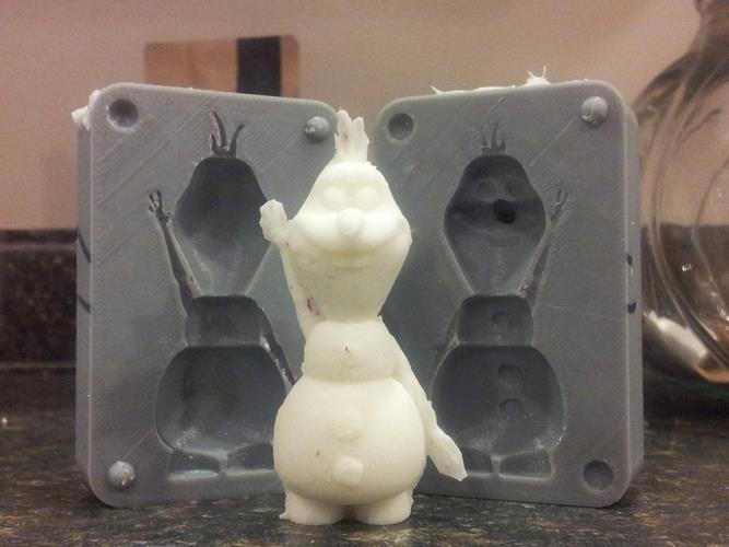 Of maak een herbruikbare gietmal; 3D print een negatief van het object (eventueel in 2 delen) en giet