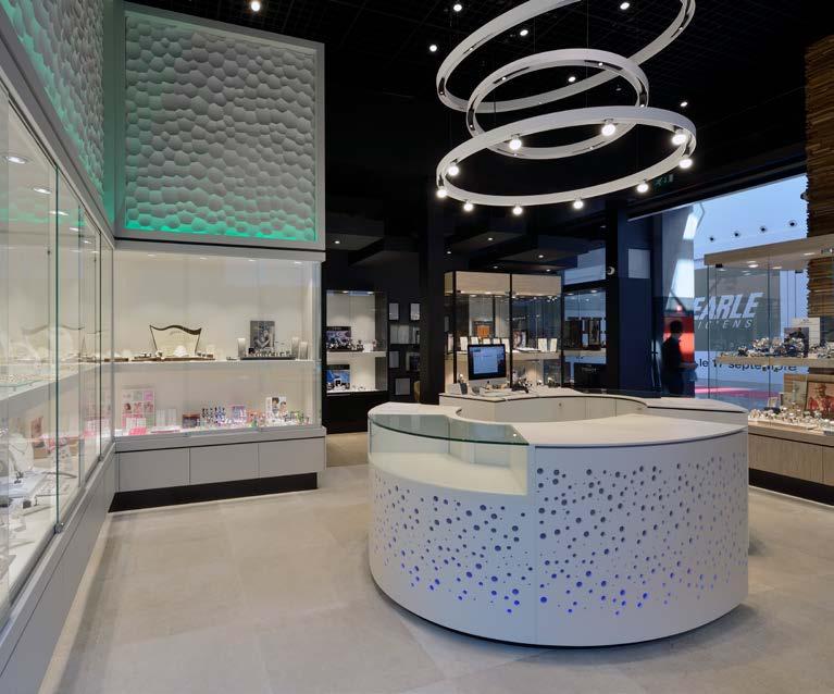 Agencement de magasin WSB crée l'intérieur de la Bijouterie Laurent WSB Concept de Magasin a créé un nouvel aménagement pour la Bijouterie Laurent, en Belgique francophone.