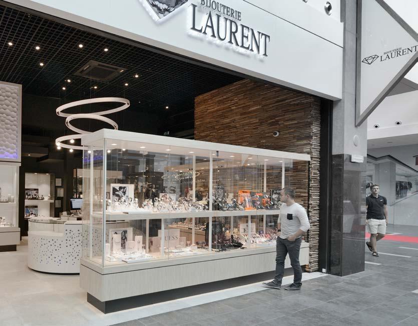 L'architecte retail Rick Blankenstijn de WSB a accepté la mission de rendre la boutique aussi attractive que sûre. La Bijouterie Laurent a déjà un établissement qui marche bien à Châtelineau.