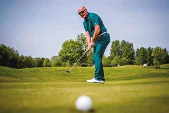 Leer de basistechnieken van de golfsport op de driving range on water, de puttinggreen en de pitchinggreen.
