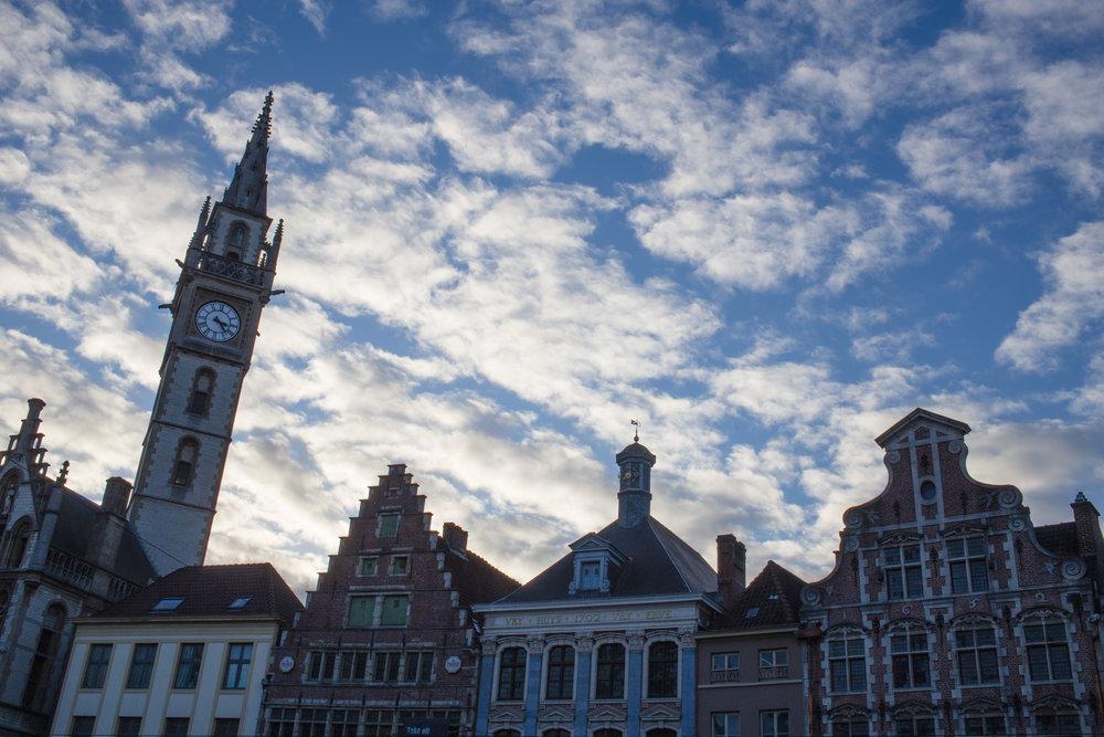 Resultaten meetcampagne luchtkwaliteit in Gent bekend Na een oproep van de Stad Gent stelden vijftig Gentenaars hun gevel ter beschikking om de invloed van het verkeer op de Gentse luchtkwaliteit te