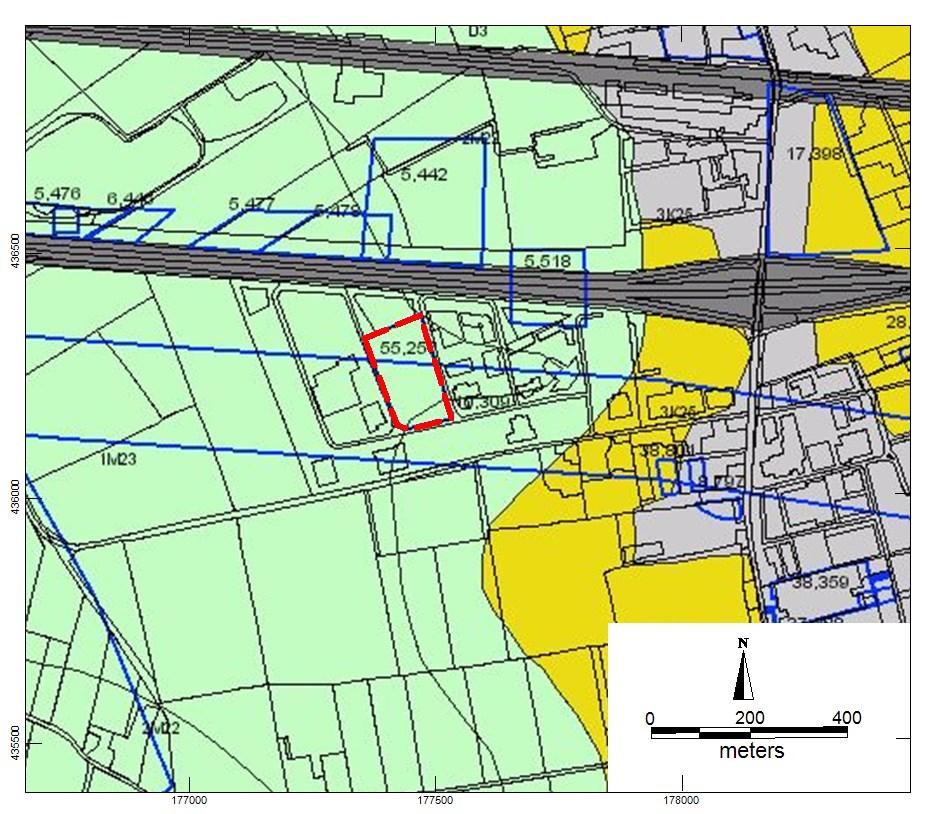 komgebied geleidelijk is. 5 De Veedijk stroomgordel, zoals aangegeven op de paleografische kaart is blijkbaar in zijn geheel bedekt met oever- en komafzettingen van jongere datum. Afbeelding 4.