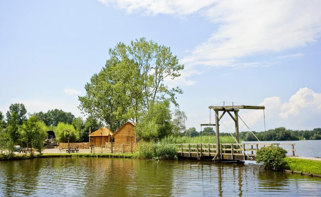 2. VERNIEUWING & UITBREIDING BESTAANDE PARKEN De Huttenheugte Opening 1972 Ligging Dalen (dichtbij