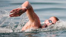 Ferry vs Nienke 27-30 u/week (zwem, land, kracht, wedstrijden) Strak trainingsschema & periodisering