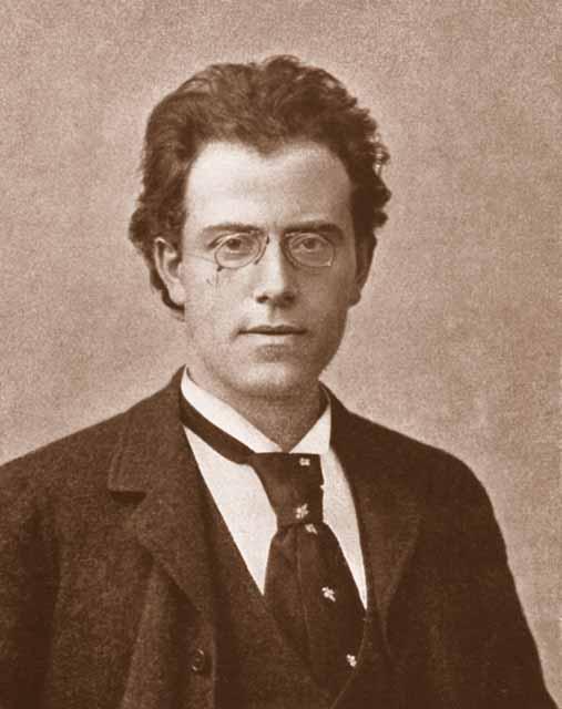 4 GUSTAV MAHLER Anders dan in zijn eerste twee symfonieën wilde Mahler zijn Derde aan een vooropgezet buitenmuzikaal programma ophangen. Dit lukte hem slechts ten dele.