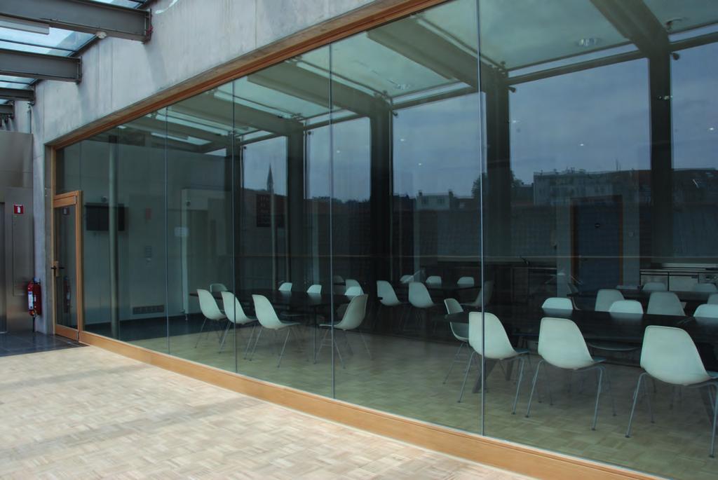 Esthetisch en toch brandveilig Promat biedt oplossingen tot EI 120 met brandwerend glas, dat tevens een architectonische meerwaarde vormt.