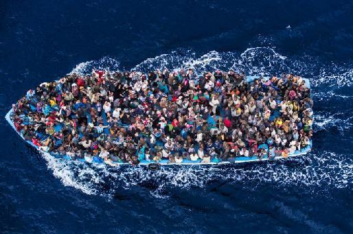 Thema: Grenzen en bruggen Migratie Onderdeel 1: Waarom is migratie zo'n heet hangijzer in de 21e eeuw? Migratie is een heet hangijzer voor het 21e-eeuwse Europa en voor de rest van de wereld.