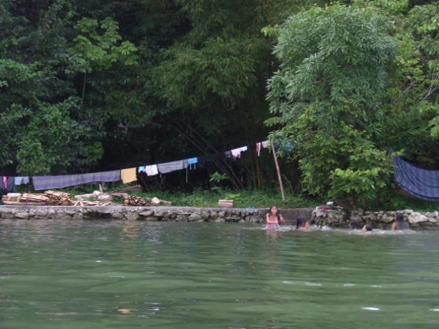 Dag 5, 10 januari 2017: Rio Dulce (Lake Izabal) Voor de liefhebbers wordt er door Jan en Alda een boottocht geregeld naar Livingstone.