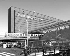 'Multi-level' gebruik van de ruimte, zoals bij het Centraal Station in Den Haag, vraagt om een driedimensionaal kadaster. Bron: J.E. Stoter.