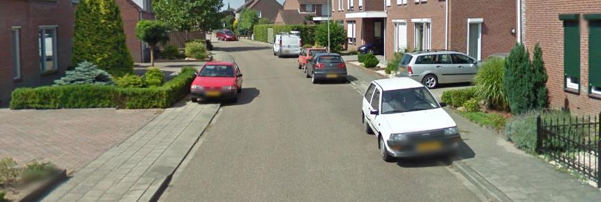 1 zijde instellen, waardoor foutparkeren wordt tegengegaan. Straatbeeld Zwaansweg (Bron: Google Maps) Houterveld (48) Hoogste bezettingsgraad: 61% (do. 24.