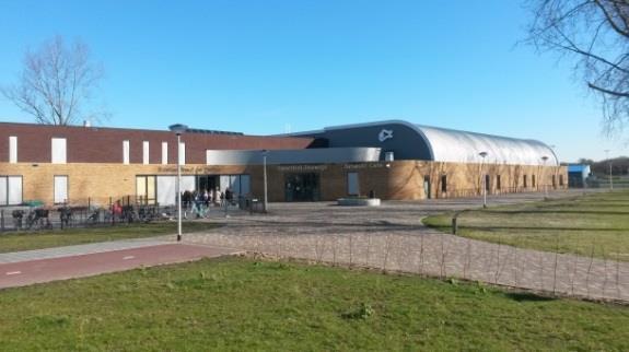 O (Vellesan College) Basketbal (Akrides en Exercitia) Zaalhockey Zaal Badminton (BC Velsen en BC IJmond) Sporthal Zeewijk Planetenweg 301 B 44,2 x 28 x 8 m 1.