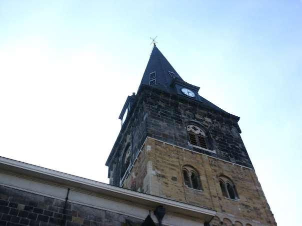 Nadat de kerktoren in 1480 met één vak werd verhoogd [nog duidelijk te