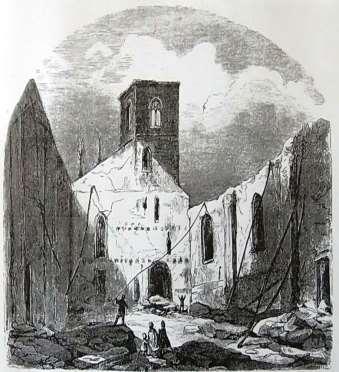 De Ned. Herv. Kerk na de brand. Gezicht vanuit de kerk op de oost muur van de toren na de brand van 7 mei 1862. Links naast de toreningang het poortje naar de stenen trap in de torenmuur.