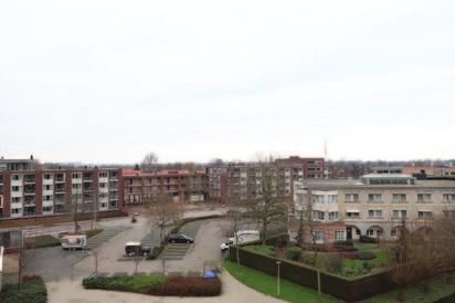 Kenmerken & bijzonderheden Type woning Penthouse Bouwjaar 2002 Ligging In de wijk Souburgh Aantal slaapkamers 4 Woonoppervlakte 185 m 2 Inhoud 500 m 3 Verwarming AWB combiketel met warmteterugwinunit