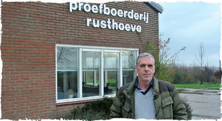 Mens & Werk 'Wij zijn een roestindicator voor Nederland',,Graan is en blijft het stabiele rustpunt in het zuidwestelijke bouwplan'', zegt Sam de Vlieger van proefboerderij Rusthoeve in Colijnsplaat