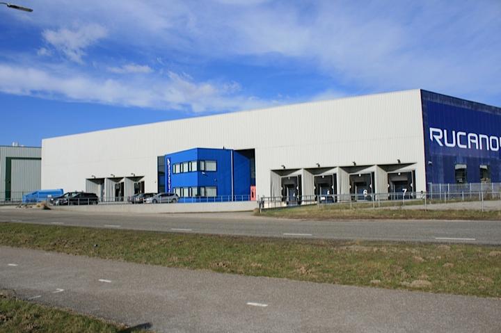 Tradeboulevard 5 te Moerdijk Te huur / Te koop For rent / For sale Totaal circa 16.000 m² Total approx.