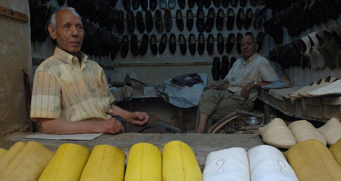 De Medina van Fez: Eenvoudige éénkleurige slippers