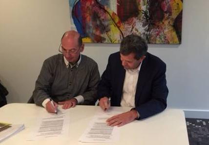 Van het Bestuur: Op 4 november 2015 heeft formeel de ondertekening plaatsgevonden van de samenwerkingsovereenkomst tussen de Stichting Prader-Willi Participatie Zorg en Wonen Ons Thuis en