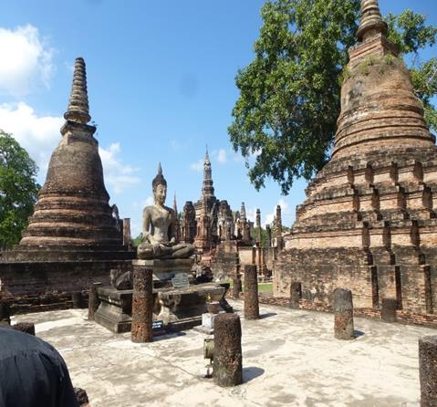Daarna ging het richting Historisch Park Sukhothai, het centrum van de hoofdstad van Thailand tussen de 13 de - en 15 de -eeuw.