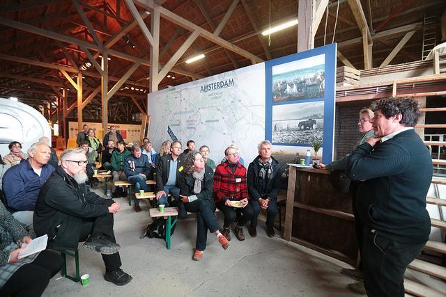 Inhoudsopgave Inleiding 3 2 Aanleiding 3 3 Inhoudelijke lezingen 3 4 Op expeditie 4 5 Provinciale kaders 5 6 De Haarlemmermeer: de opgaven op drie schaalniveaus 6 6.1.